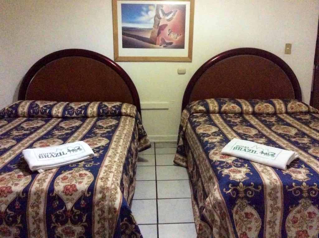Oyo Hotel Brazil,Guadalajara,Estadio Jalisco Værelse billede